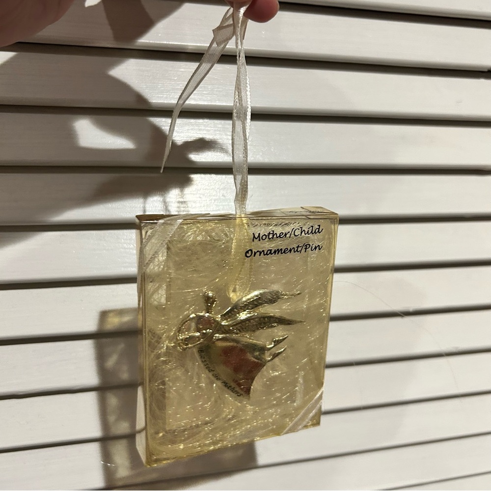 Christmas Serenity Seasons of Cannon Falls Mother Child Ornament Pin Mini Lapel